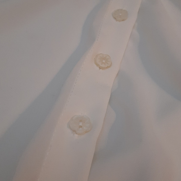 White halter top - Picture 5 of 5